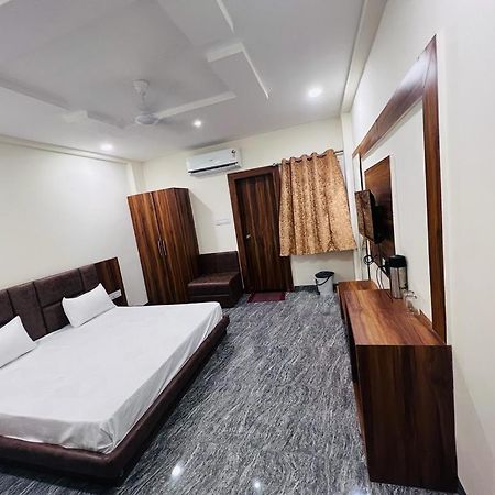 Hotel Anand Ujjain Εξωτερικό φωτογραφία